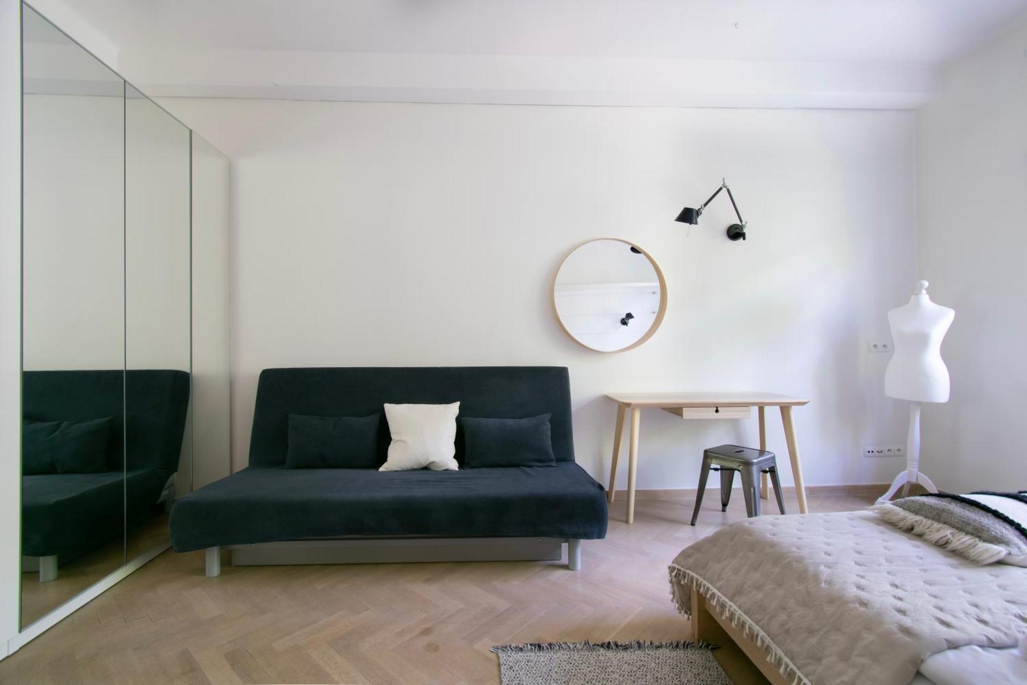 Spacious 3br With Ac In Living Room, 2 Balconies Appartement