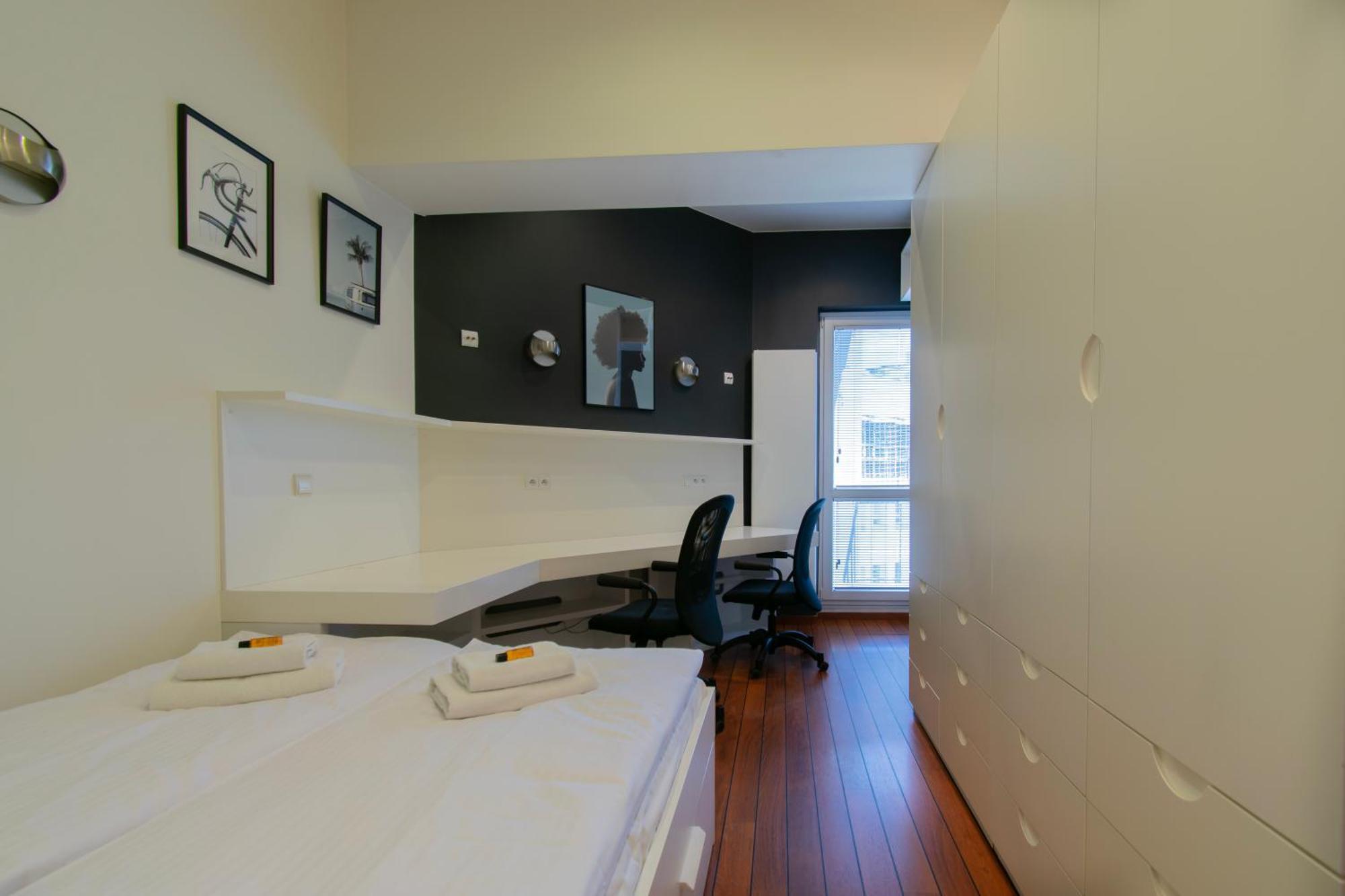 Spacious 3br With Ac In Living Room, 2 Balconies *