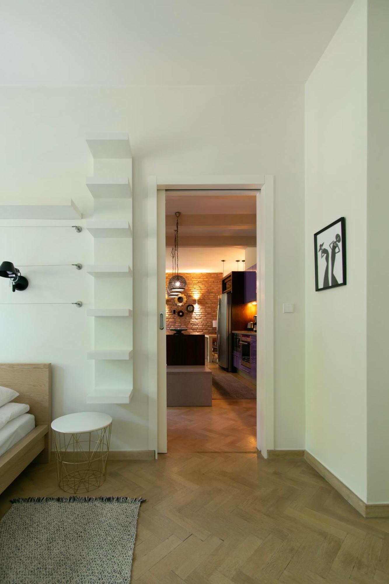 Spacious 3br With Ac In Living Room, 2 Balconies Apartment