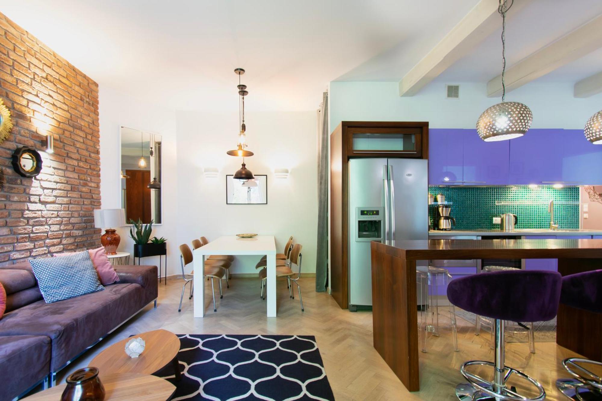 Apartment Spacious 3br With Ac In Living Room, 2 Balconies Krakau